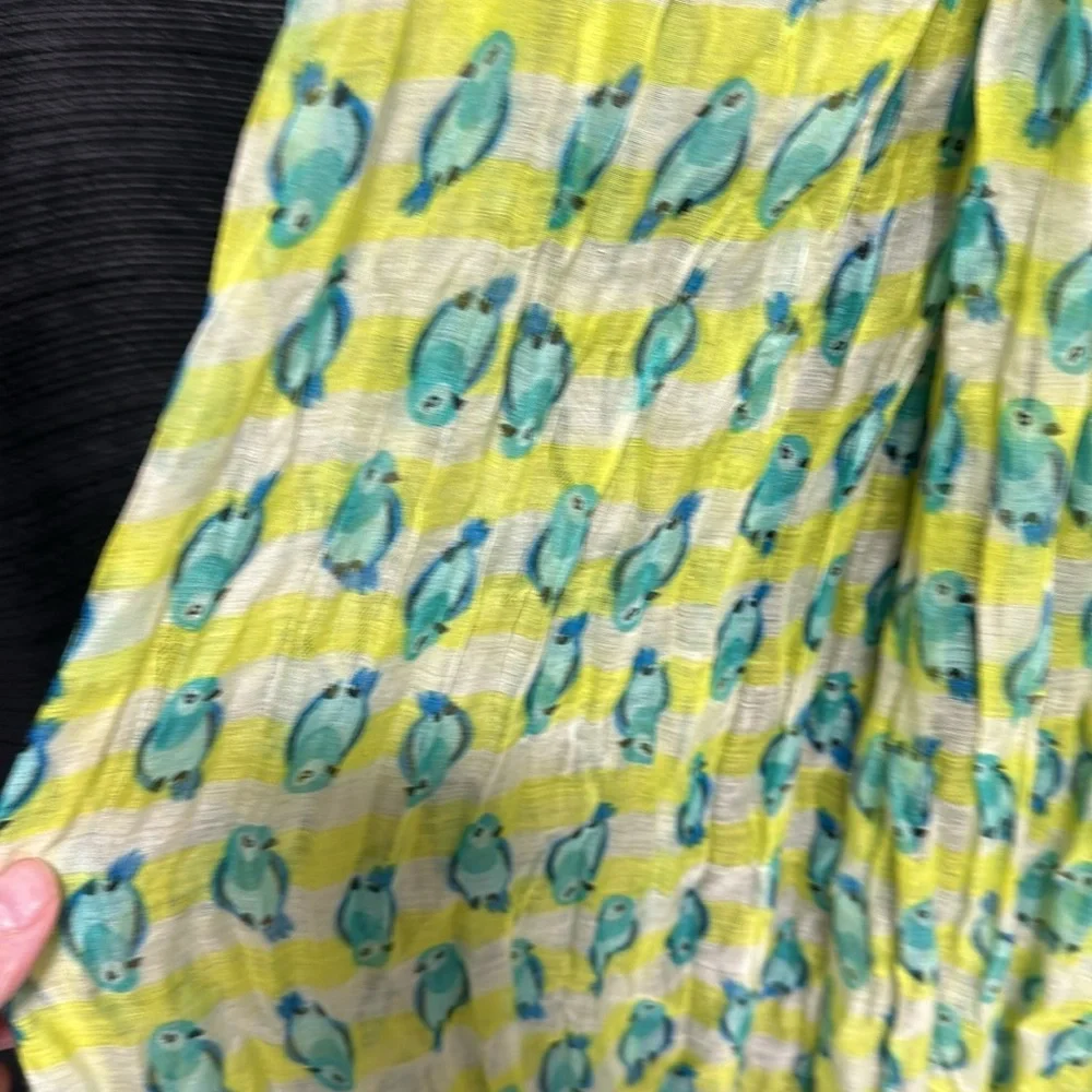 Loft scarf 100% polyester green/blue with parrots Size‎ 72 x 43 / Box 17-31